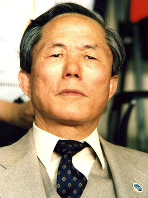 Gen. Choi Hong Hi (1918 -2002) regnes som grunnleggeren av Taekwon-Do